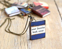 Custom book cover necklace - Choose your favorite book!